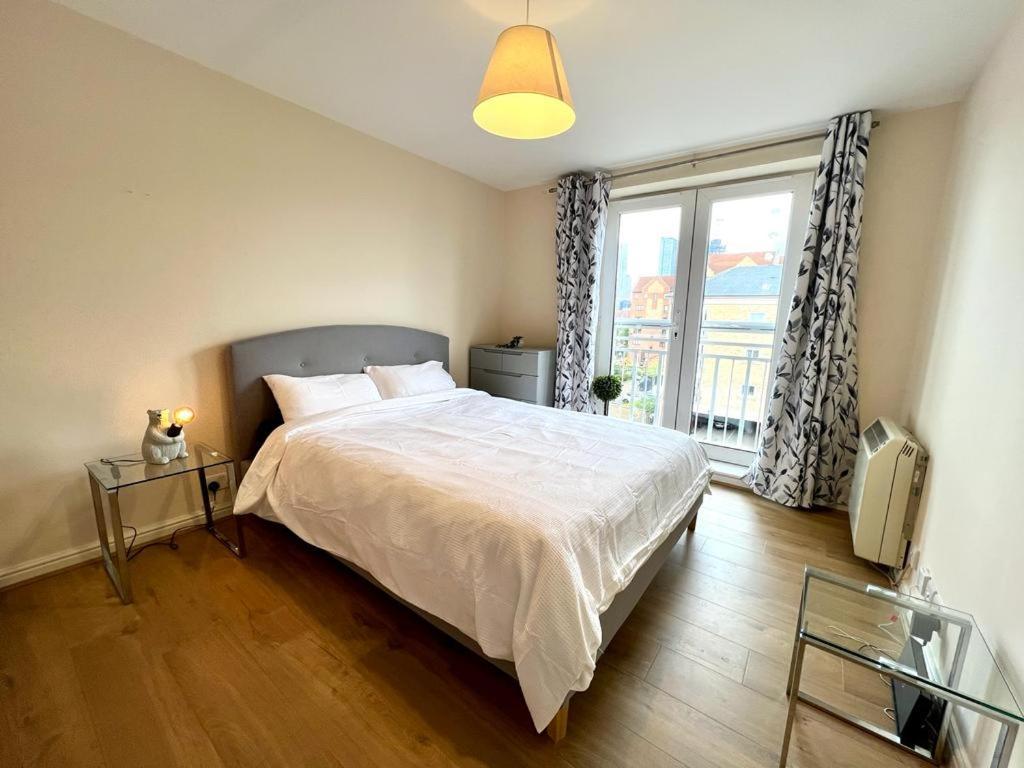 Best Deal - 1bed In Canary Wharf With Parking Apartment *