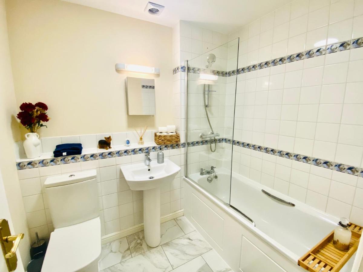 Best Deal - 1bed In Canary Wharf With Parking *